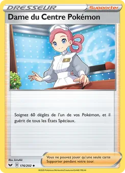 Dame du Centre Pokémon 176/202 — Sword & Shield
